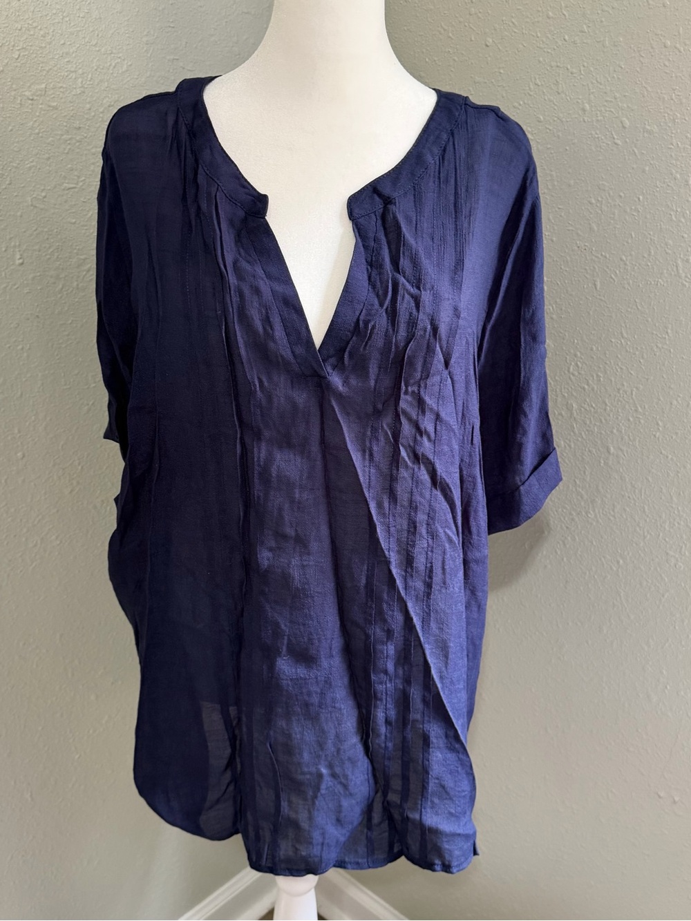 Perseption Navy Split V-Pleat Tunic Top